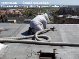 TEMPELAN_CESKA_CELULOZA_Foukani_do_strechy_paneloveho_domu_P4200034.jpg